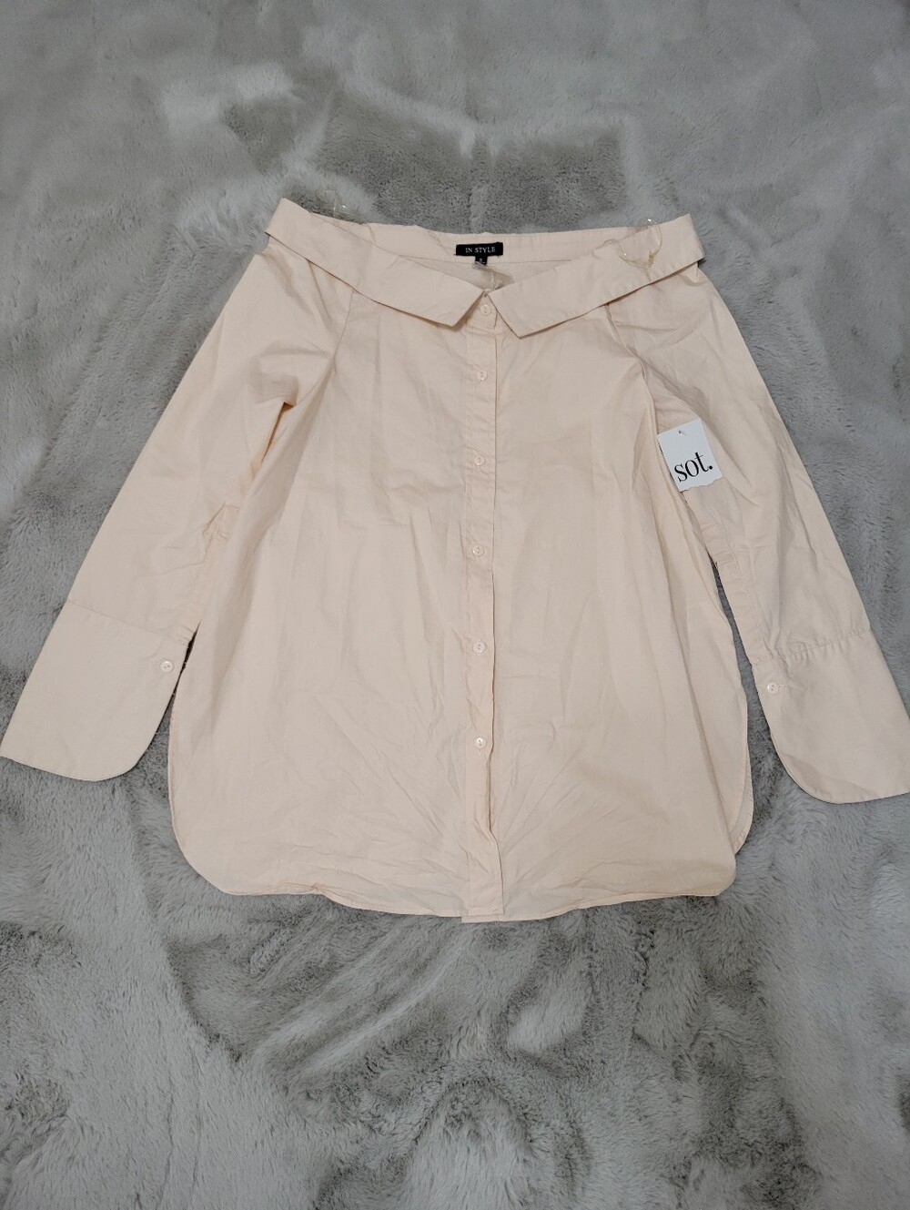 Nwt In Style Light Peach Off Shoulder Buttondown Top